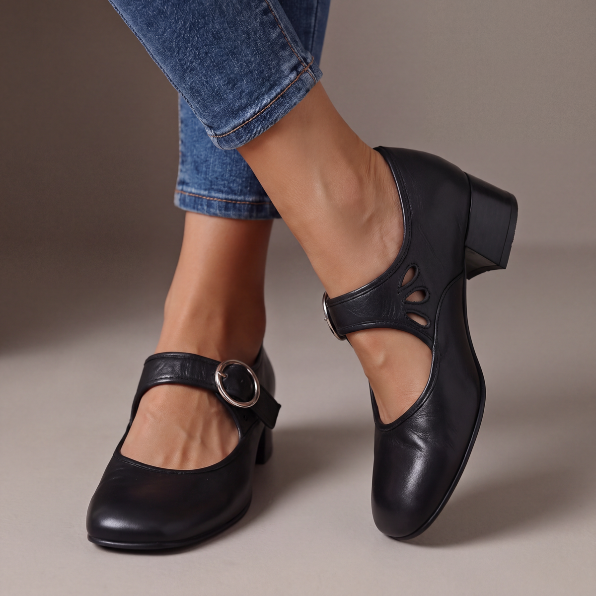 Giuseppina | Strappy Pumps
